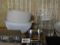 Inhoud rek div keukentoestellen en toebehoren - afbeelding 3 van  7