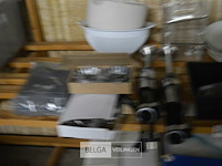 Inhoud rek div keukentoestellen en toebehoren - afbeelding 5 van  7