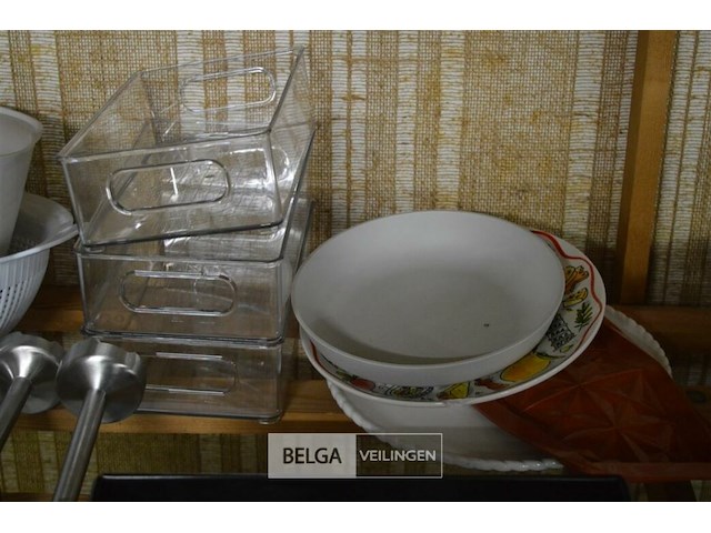 Inhoud rek div keukentoestellen en toebehoren - afbeelding 7 van  7