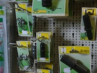 Inhoud rek div materialen voor tuin en vijver - afbeelding 7 van  10