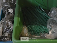 Inhoud rek div materialen voor tuin en vijver - afbeelding 10 van  10