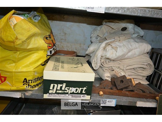 Inhoud rek - afbeelding 1 van  3