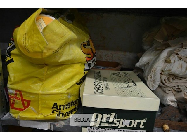 Inhoud rek - afbeelding 2 van  3