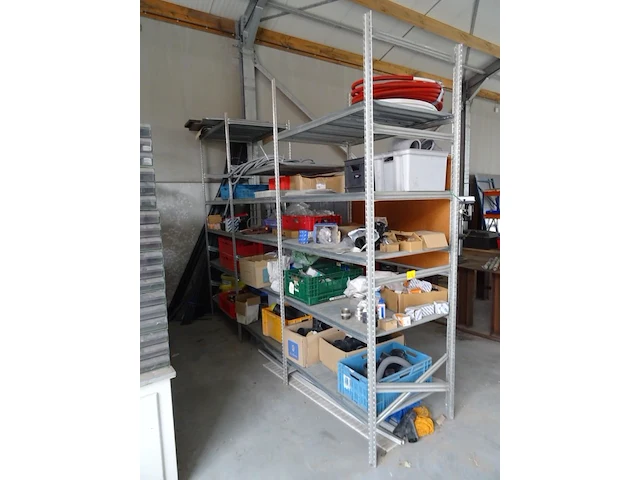 Inhoud rek - afbeelding 1 van  47