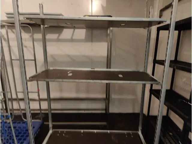 Inhoud stockageruimte - afbeelding 4 van  14