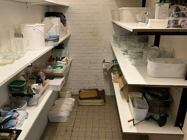 Inhoud stockageruimte - afbeelding 1 van  12