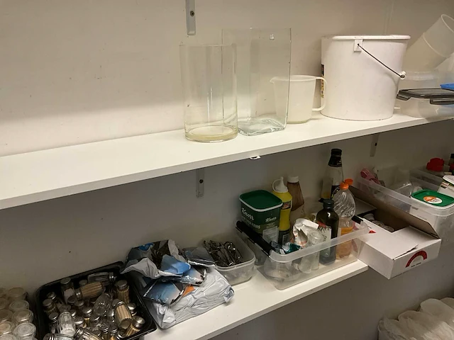 Inhoud stockageruimte - afbeelding 9 van  12