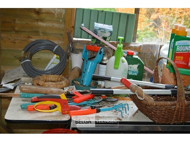 Inhoud tafel alles voor de tuin - afbeelding 3 van  7