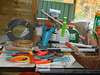 Inhoud tafel alles voor de tuin - afbeelding 3 van  7
