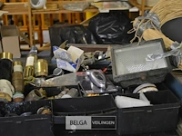 Inhoud tafel partij div materialen - afbeelding 2 van  7