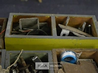 Inhoud tafel partij div materialen - afbeelding 7 van  7