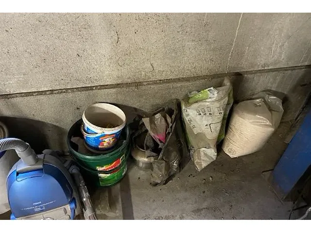 Inhoud tegen wand - afbeelding 7 van  7