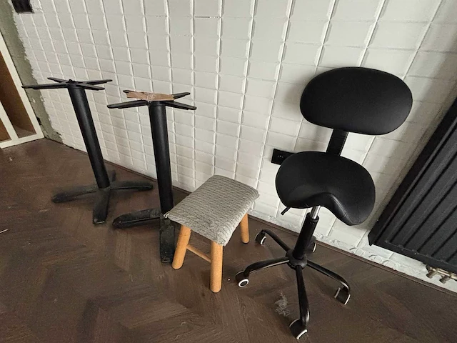 Inhoud theesalon guru wegens faillissement - afbeelding 12 van  81