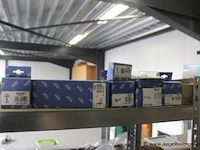 Inhoud van 4 meter stelling wo. sanitair toebehoren wo. grohe (staande op 1e verdieping) - afbeelding 4 van  6