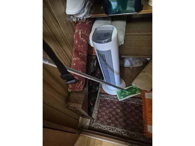 Inhoud van berging volgens foto - afbeelding 4 van  5