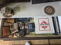 Inhoud van de kast volgens de foto's - afbeelding 3 van  4