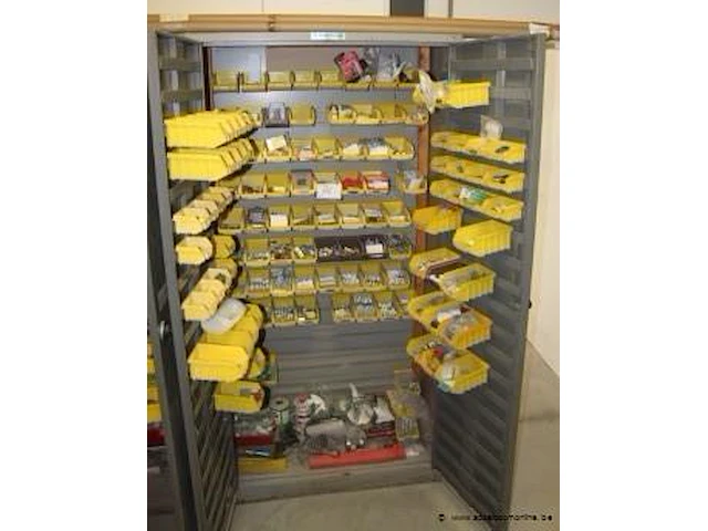 Inhoud van de kast wo. bevestigingsmateriaal - afbeelding 1 van  3