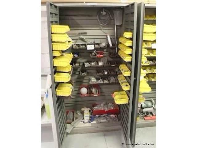 Inhoud van de kast wo. bevestigingsmateriaal - afbeelding 1 van  2