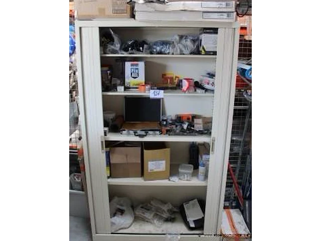 Inhoud van de kast wo. handschoenen - afbeelding 1 van  3
