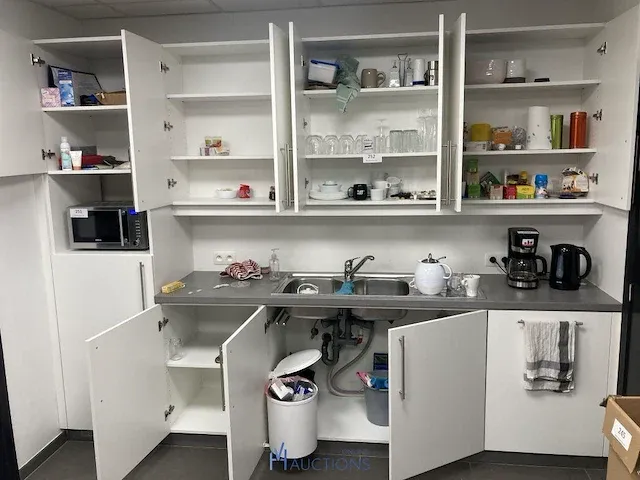 Inhoud van de keuken - afbeelding 1 van  9