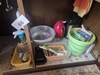 Inhoud van de keukenkasten beneden volgens foto's - afbeelding 4 van  9