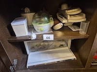 Inhoud van de keukenkasten beneden volgens foto's - afbeelding 8 van  9