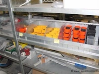 Inhoud van de stelling wo. diverse elektriciteits toebehoren - afbeelding 2 van  6