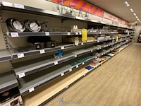 Inhoud van de winkelrekken - afbeelding 1 van  26