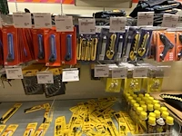 Inhoud van de winkelrekken - afbeelding 25 van  48