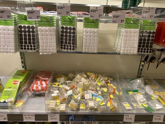 Inhoud van de winkelrekken - afbeelding 28 van  48