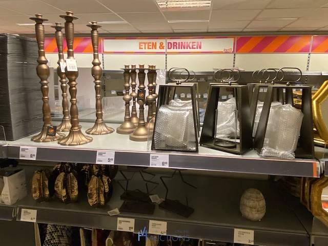 Inhoud van de winkelrekken - afbeelding 25 van  46