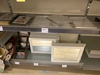Inhoud van de winkelrekken - afbeelding 28 van  46