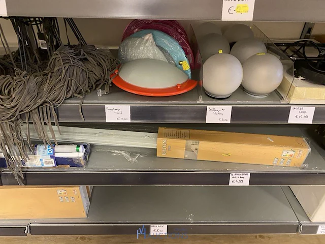 Inhoud van de winkelrekken - afbeelding 5 van  30