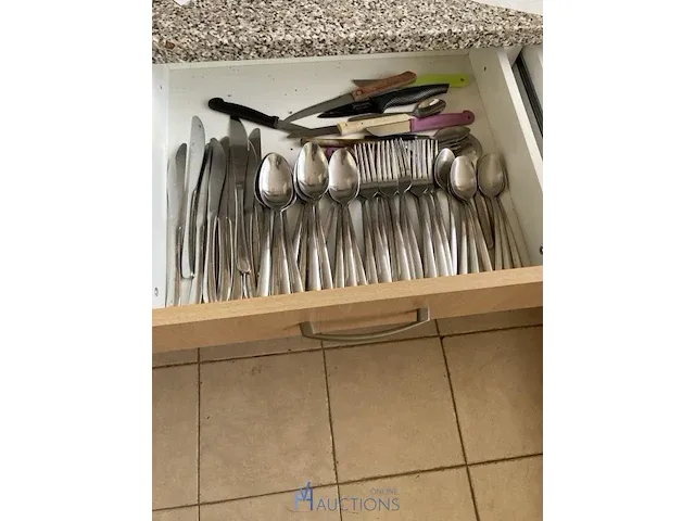 Inhoud van deze keuken - afbeelding 14 van  17