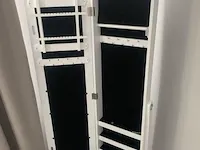 Inhoud van deze kinderkamer - afbeelding 5 van  11