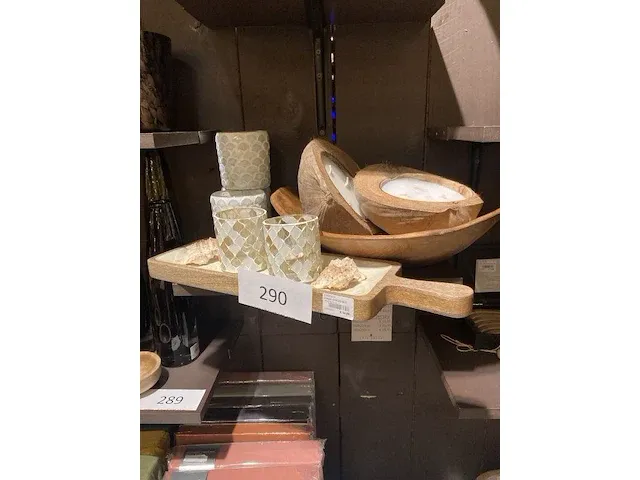 Inhoud van dit schapje - afbeelding 1 van  3