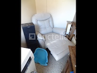 Inhoud van een doos (zie detail) - afbeelding 3 van  19