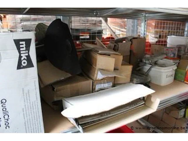 Inhoud van het rek wo. diverse montagemateriaal - afbeelding 3 van  10