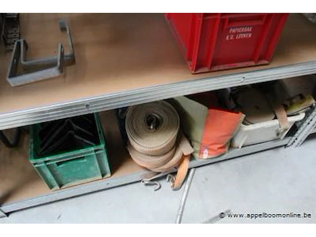Inhoud van het rek wo. diverse montagemateriaal - afbeelding 4 van  10