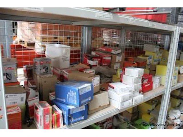 Inhoud van het rek wo. diverse montagemateriaal - afbeelding 5 van  10
