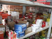 Inhoud van het rek wo. diverse montagemateriaal - afbeelding 5 van  10