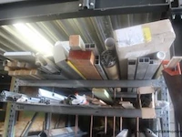 Inhoud van het rek wo. diverse pvc buizen, profielen, enz - afbeelding 4 van  4