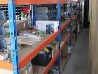 Inhoud van het rek wo. diverse sanitaire benodigdheden wo. vaillant, geberit - afbeelding 1 van  13