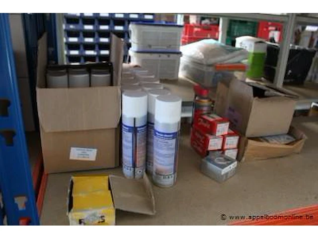 Inhoud van het rek wo. diverse sanitaire benodigdheden wo. vaillant, geberit - afbeelding 12 van  13