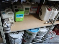Inhoud van het rek wo. verven, cleaners, etc - afbeelding 2 van  8