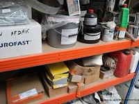 Inhoud van het rek wo. verven, cleaners, etc - afbeelding 6 van  8