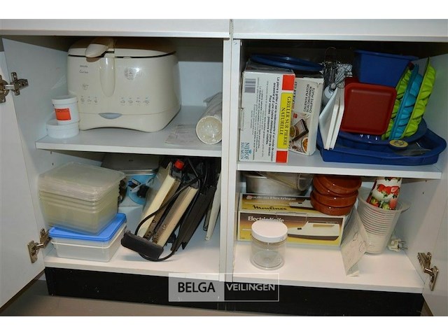 Inhoud witte kast - afbeelding 1 van  5