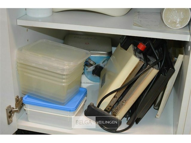 Inhoud witte kast - afbeelding 5 van  5