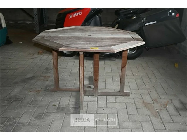 Inklapbare houten tuintafel - afbeelding 1 van  8