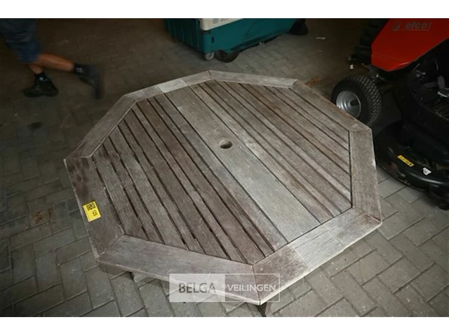 Inklapbare houten tuintafel - afbeelding 4 van  8